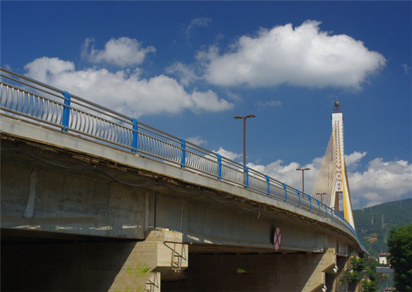 牡丹江304不锈钢桥梁护栏：安全、耐用与美观的完美结合
