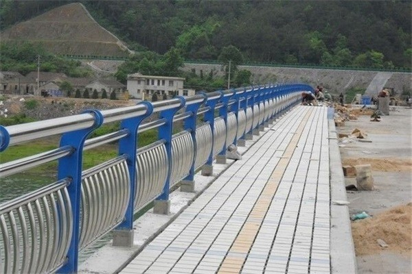 牡丹江不锈钢桥梁灯光护栏