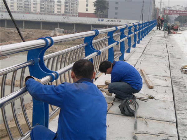 牡丹江不锈钢河道护栏的特性及其在城市景观中的应用