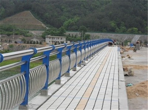 牡丹江不锈钢桥梁护栏是一种什么材质的护栏